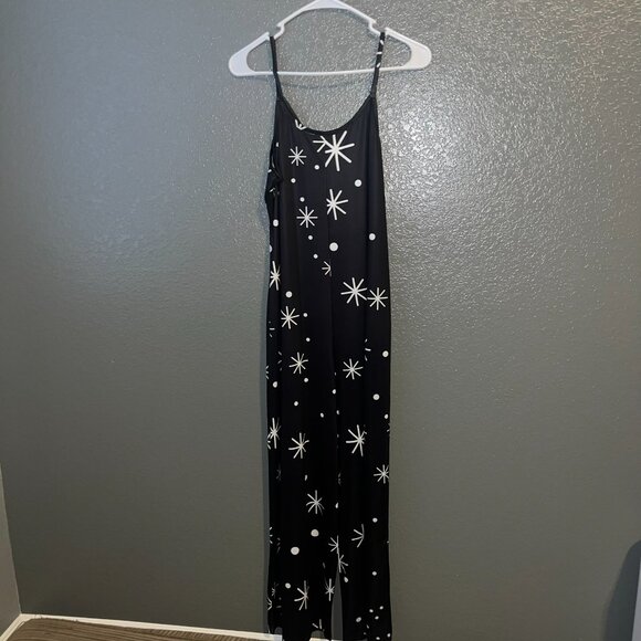 Festive "Ho Ho Ho" Santa Jumpsuit - Perfect for Holiday Cheer! - Picture 2 of 6